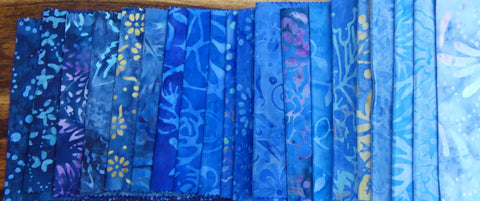 SB5inch20-3 Light to Medium Blue Prints Fabric Roll 20 x 13 cm x 110 cm Strips.